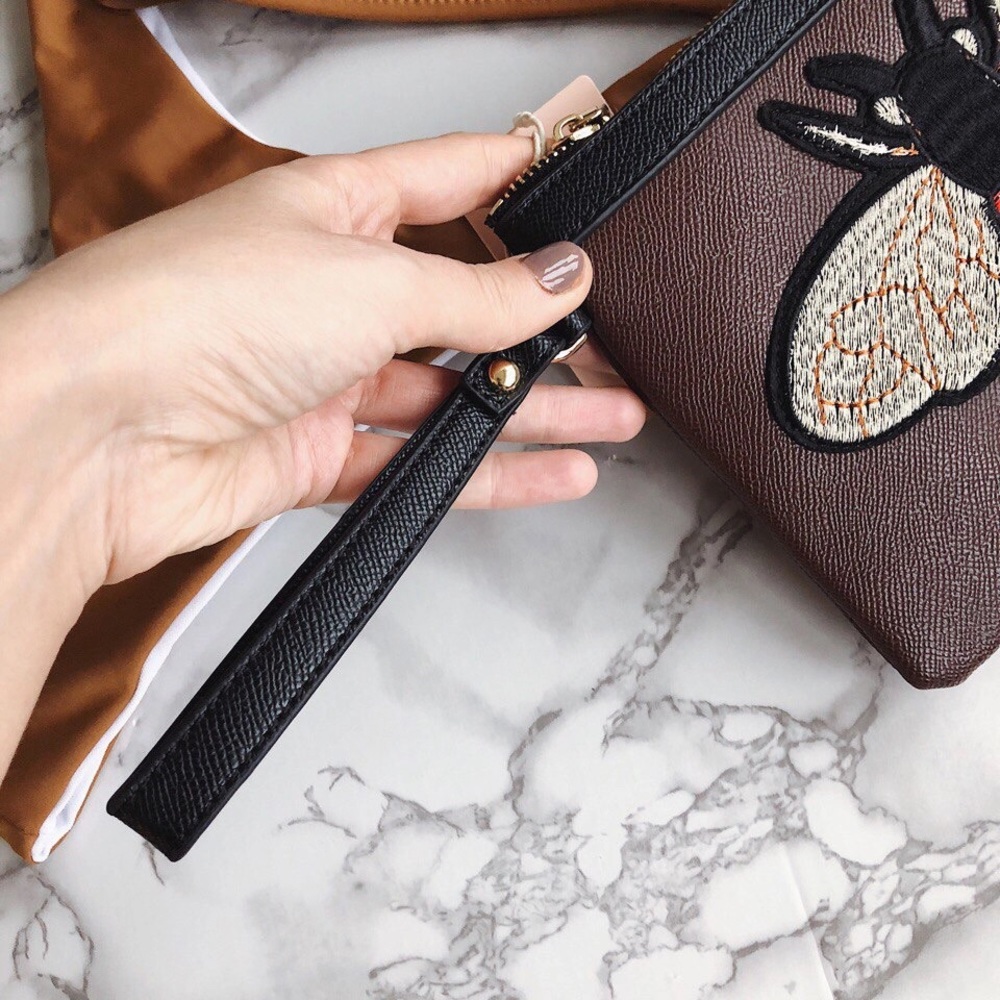 “Buzz Worthy” - Picture 2 of 6